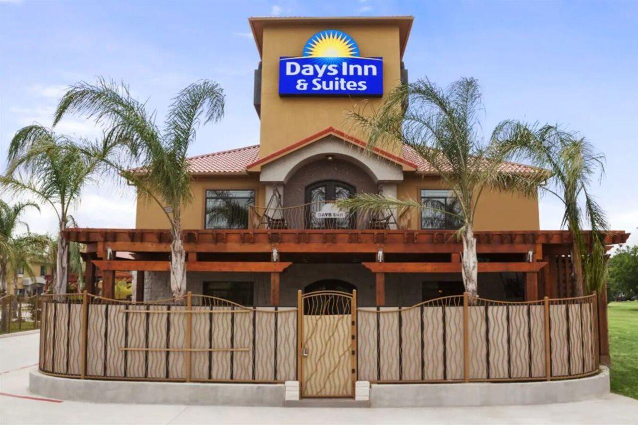 Westfield Days Inn & Suites By Wyndham Houston North-Spring المظهر الخارجي الصورة