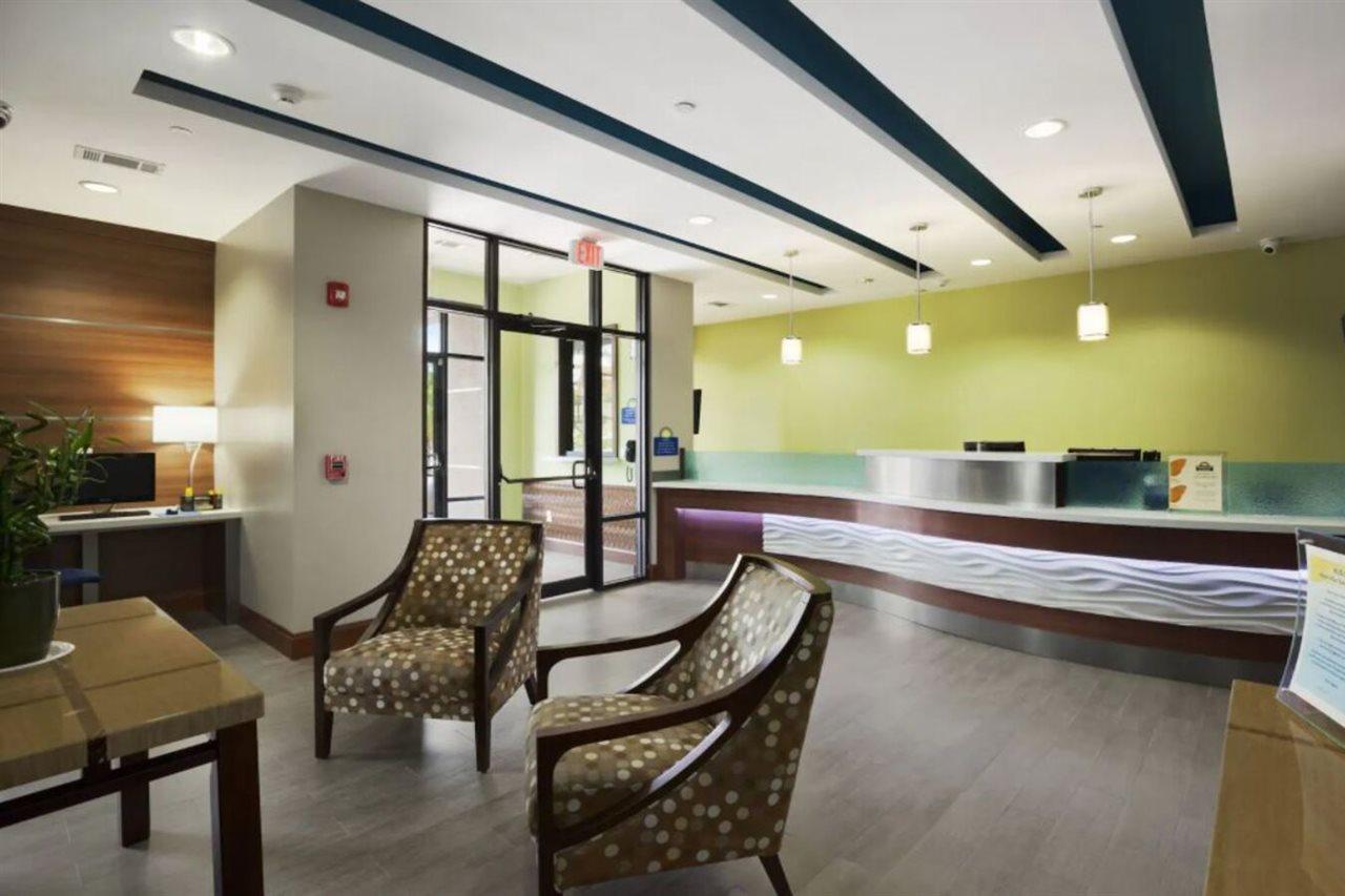Westfield Days Inn & Suites By Wyndham Houston North-Spring المظهر الخارجي الصورة